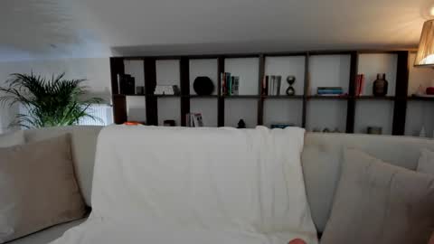 Snapshot of sweetndcrazy chatting on 10-27-25, 07:23 Nicole online show from 10-27-25, 07:23