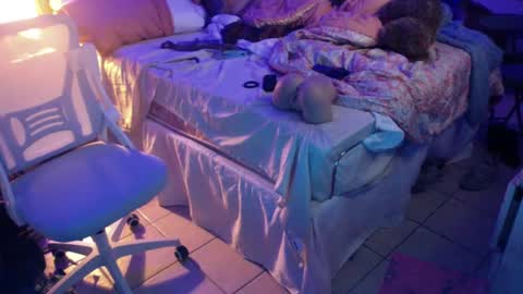 WeAim2PZzz online show from 02-03-25, 12:47