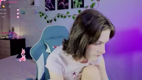 Snapshot of sweetparadox chatting on 10-03-25, 08:22 Anya online show from 10-03-25, 08:22