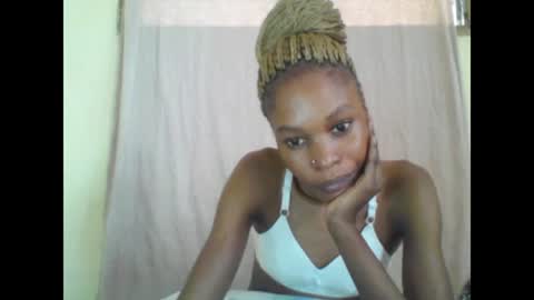 ESTHER online show from 02-08-25, 06:43
