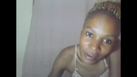 ESTHER online show from 02-10-25, 06:24