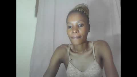 ESTHER online show from 02-11-25, 02:25