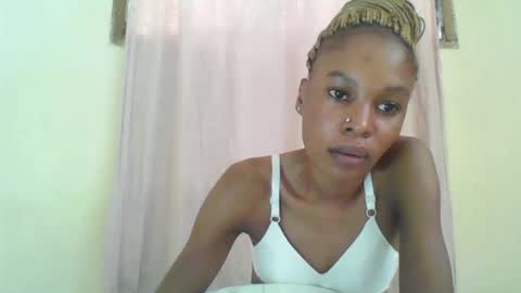 ESTHER online show from 02-11-25, 08:58