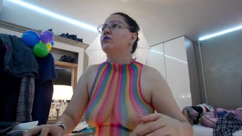 SweetRaisa online show from 12-31-24, 12:11