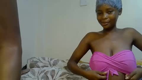 Snapshot of sweetrall chatting on 02-14-26, 12:40 Lilly online show from 02-14-26, 12:40