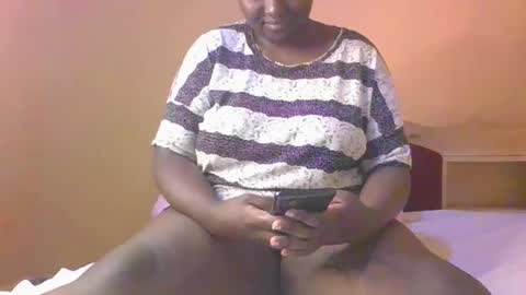 Snapshot of sweetrose2049 chatting on 02-19-26, 01:12 Rose Watetu online show from 02-19-26, 01:12