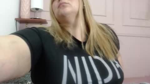 Snapshot of sweetrouse__ chatting on 10-12-25, 02:21 Call me Rouse online show from 10-12-25, 02:21