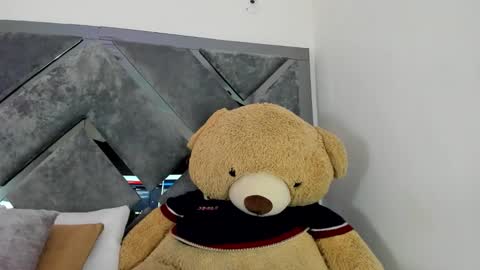 sweetsalome_01 online show from 10-19-25, 02:50