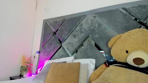 sweetsalome_01 online show from 10-24-25, 12:01