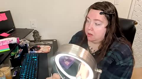 ruby and scarlet online show from 11-05-25, 10:04