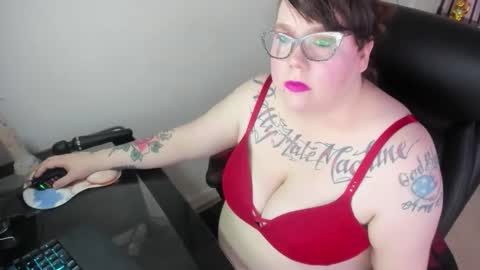 ruby and scarlet online show from 11-18-25, 03:05