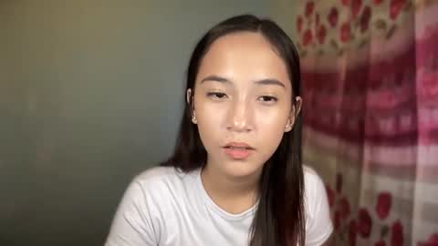 Snapshot of sweetsexy_miax chatting on 11-30-25, 04:44 Mia online show from 11-30-25, 04:44