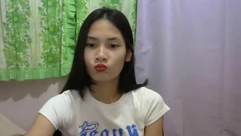 Snapshot of sweetsexygirl20 chatting on 02-23-25, 12:27 Mia online show from 02-23-25, 12:27
