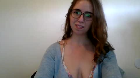 Snapshot of sweetsocalgirl chatting on 02-25-25, 09:57 sweetsocalgirl online show from 02-25-25, 09:57