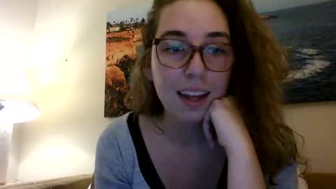 Snapshot of sweetsocalgirl chatting on 11-30-25, 07:23 sweetsocalgirl online show from 11-30-25, 07:23