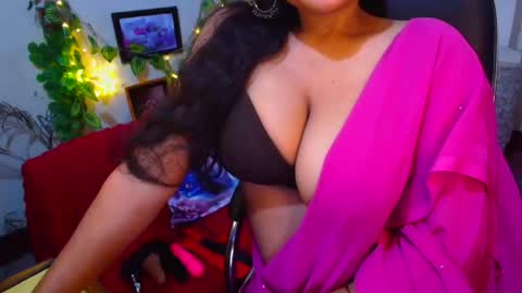 SweetSour online show from 11-19-25, 01:27