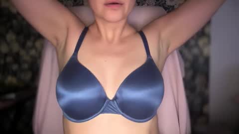 Snapshot of sweetssmashed chatting on 11-03-25, 11:15 sweetssmashed online show from 11-03-25, 11:15