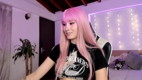 Snapshot of sweett_catt1 chatting on 12-27-24, 05:52 Cat independent model online show from 12-27-24, 05:52