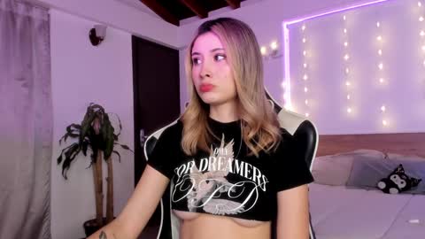 Snapshot of sweett_catt1 chatting on 01-07-25, 03:35 Cat independent model online show from 01-07-25, 03:35