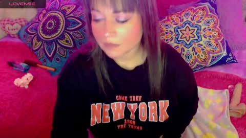 Snapshot of sweett_martina chatting on 02-10-25, 05:03 martina online show from 02-10-25, 05:03