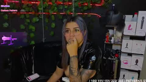 Snapshot of sweett_mollyy chatting on 09-20-25, 07:53 Molly - INDEPENDENT MODEL online show from 09-20-25, 07:53