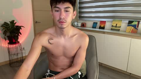 Snapshot of sweettaaron chatting on 10-09-25, 06:50 Andy online show from 10-09-25, 06:50