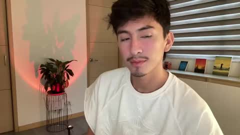 Snapshot of sweettaaron chatting on 10-17-25, 06:32 Andy online show from 10-17-25, 06:32