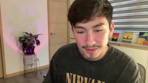 Snapshot of sweettaaron chatting on 10-25-25, 06:02 Andy online show from 10-25-25, 06:02