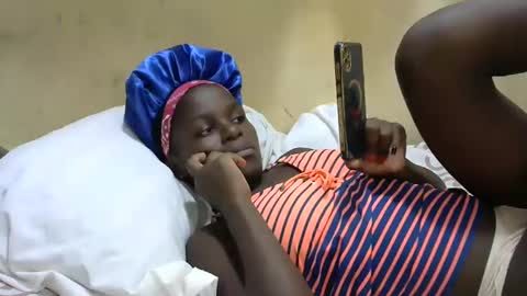 Snapshot of sweetvallerie chatting on 02-13-25, 11:47 sweetvallerie online show from 02-13-25, 11:47