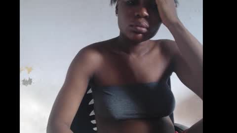 Snapshot of sweetxxpie chatting on 10-29-25, 03:25 Sweetxxpie online show from 10-29-25, 03:25