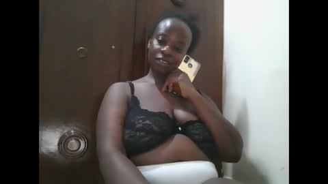 sweetyass25 online show from 09-19-25, 07:25