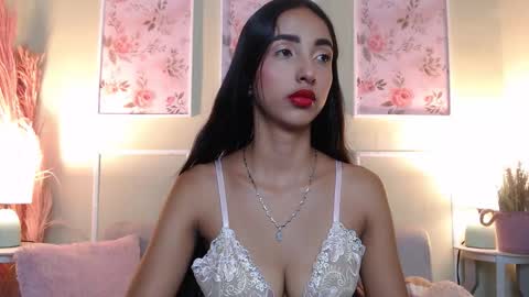 LAURA online show from 02-18-26, 12:01