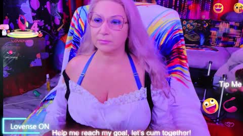 Lisa online show from 10-24-25, 04:47