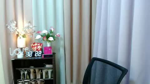 Megan online show from 11-14-25, 04:22