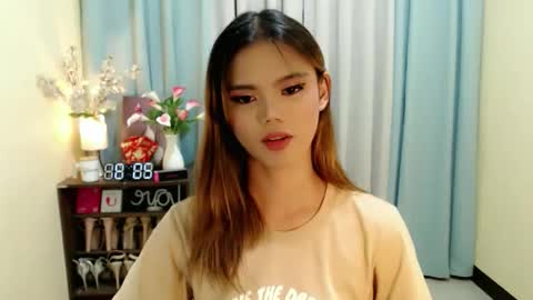 Snapshot of sweetytrannygirlxx chatting on 04-06-26, 12:06 Megan online show from 04-06-26, 12:06