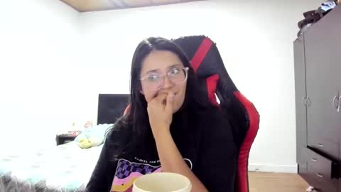 sweetyypeach online show from 12-03-24, 03:41