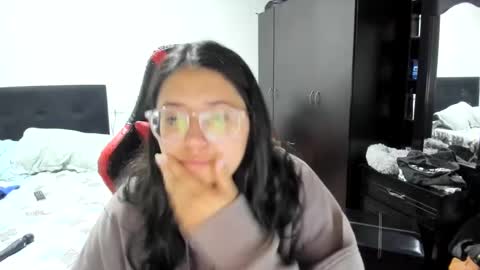 sweetyypeach online show from 12-03-24, 10:51