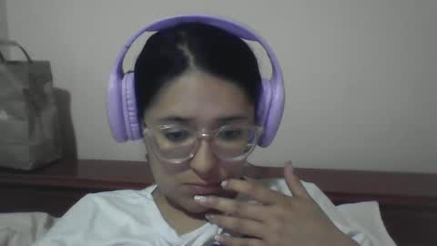 sweetyypeach online show from 12-05-24, 04:53