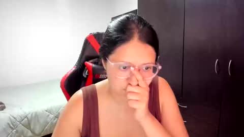 sweetyypeach online show from 02-18-25, 08:36