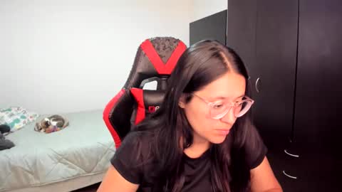 sweetyypeach online show from 02-19-25, 06:43