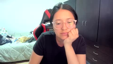 sweetyypeach online show from 02-21-25, 09:22