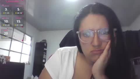 sweetyypeach online show from 10-24-25, 08:49