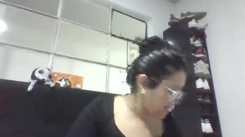 sweetyypeach online show from 11-17-25, 02:17