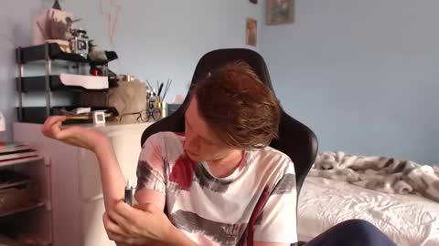 Snapshot of swetieecum chatting on 04-16-26, 08:37 Cat online show from 04-16-26, 08:37