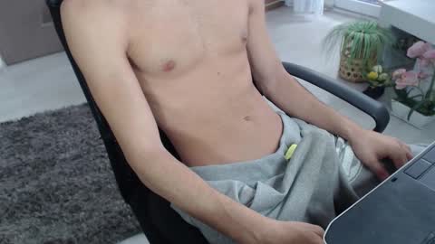 SwetLittleBoy4u online show from 09-13-25, 10:15