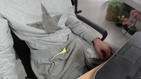 SwetLittleBoy4u online show from 09-27-25, 10:31