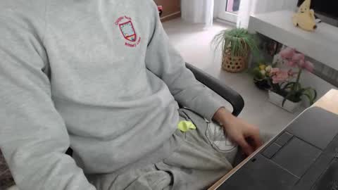 SwetLittleBoy4u online show from 09-30-25, 09:14