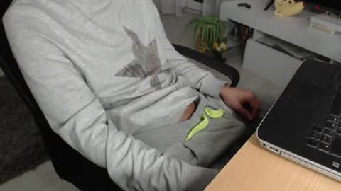 SwetLittleBoy4u online show from 11-11-25, 04:56