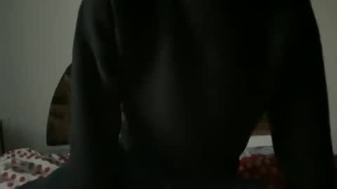 Snapshot of swissix chatting on 10-18-25, 04:08 Rocco online show from 10-18-25, 04:08