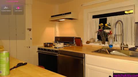 Snapshot of switchykitty chatting on 02-27-25, 06:40 ashley blayde online show from 02-27-25, 06:40